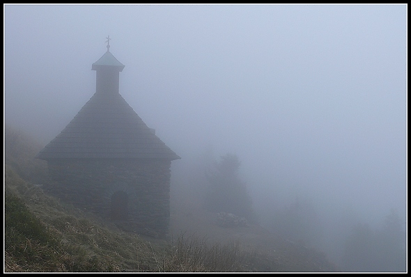 Mlha přede mnou, mlha za mnou, Panasonic DMC-FZ50, čas 1/100 s, clona 5.00, ISO 100, ohn. vzdálenost 7.40, čas 13:51 Mlha přede mnou, mlha za mnou, Panasonic DMC-FZ50, čas 1/100 s, clona 5.00, ISO 100, ohn. vzdálenost 7.40, čas 13:51